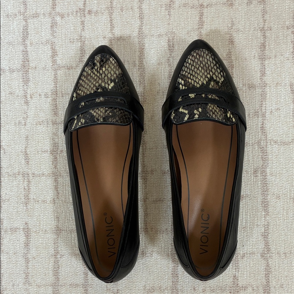 EUC Vionic Boa black Savannah loafers